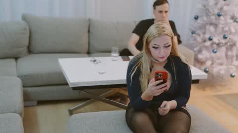 Snapshot of snowyphoenix chatting on 12.15.25 Snowy Bubbles online show from 12.15.25