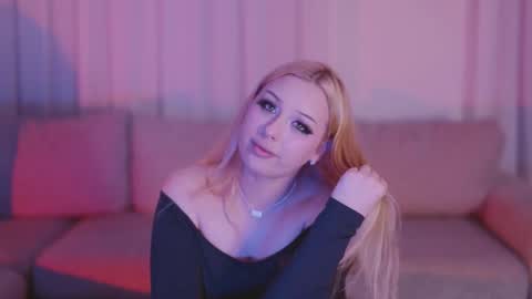 Snapshot of snowyphoenix chatting on 01.13.26 Snowy Bubbles online show from 01.13.26