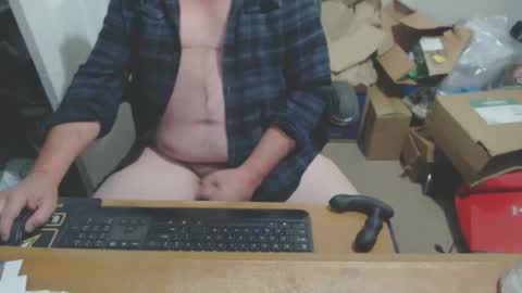 Snapshot of snwplwdrvr chatting on 12.06.24 snwplwdrvr online show from 12.06.24