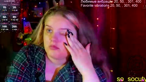 Snapshot of so_cute777 chatting on 02.15.25 so cute777 online show from 02.15.25