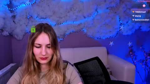 Snapshot of so_hot_rosalie chatting on 06.11.26 so_hot_rosalie online show from 06.11.26