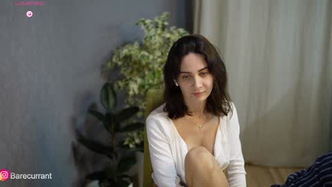 Snapshot of sochnogirls chatting on 12.27.24 Yesenia online show from 12.27.24