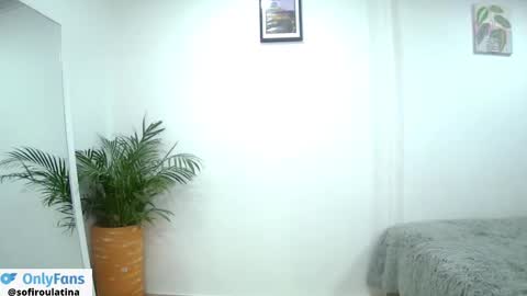 soffi_rousel_ online show from 02.23.25