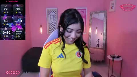 Snapshot of soffi_x chatting on 06.18.26 soffi_x online show from 06.18.26