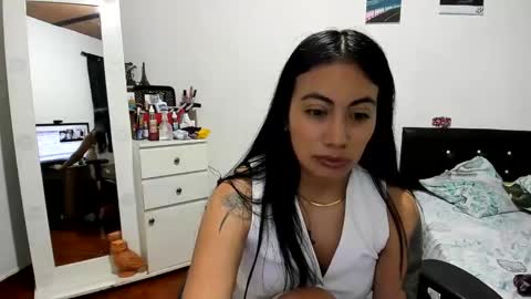 Snapshot of sofhya_jay9 chatting on 01.27.25 Evainked online show from 01.27.25