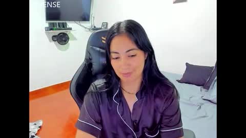 Snapshot of sofhya_jay9 chatting on 11.05.25 Evainked online show from 11.05.25