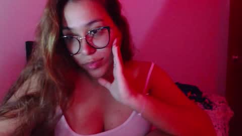 Snapshot of sofi4__ chatting on 10.21.25 sofi online show from 10.21.25