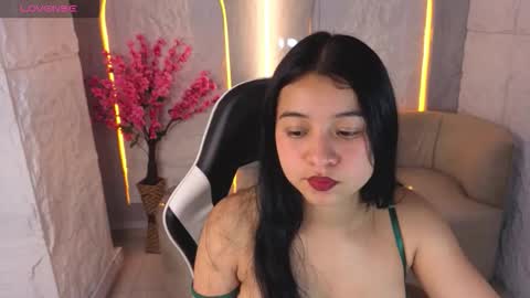 Snapshot of sofi_adams_tx chatting on 12.16.25 Online 800 to 1400 online show from 12.16.25