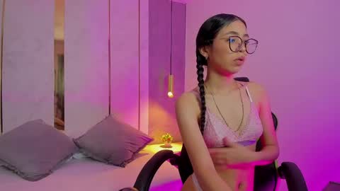 Snapshot of sofi_alix chatting on 06.03.26 S O F I online show from 06.03.26
