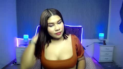 sofi_brunette_ online show from 02.26.26