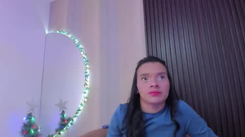 Snapshot of sofi_lassa_ chatting on 12.02.25 SOFIA online show from 12.02.25