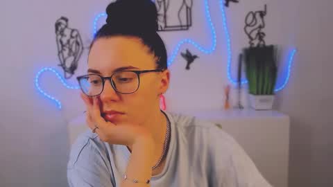 sofi_lonely online show from 02.07.26