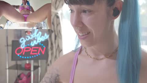 Sofi Mora online show from 02.17.25