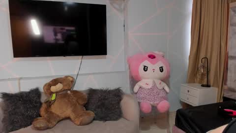 Sofi Noa online show from 12.19.25