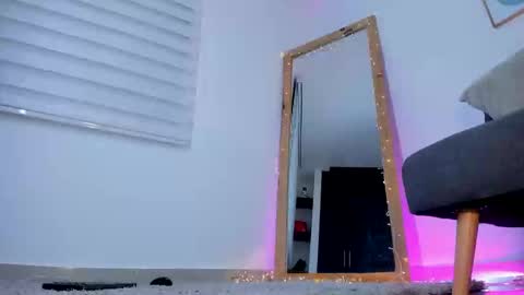 Sofi smith   online show from 02.22.25