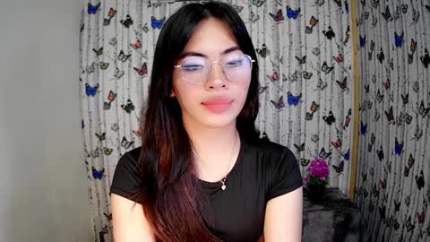 Snapshot of sofia_ava24 chatting on 12.31.24 Chady online show from 12.31.24