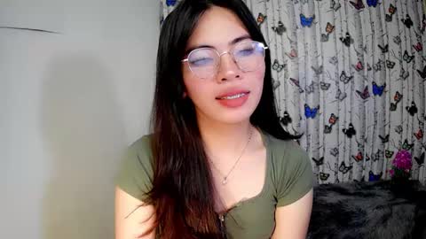 Snapshot of sofia_ava24 chatting on 01.05.25 Chady online show from 01.05.25