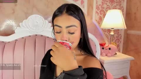 Sofia fantasyy  Online 0700 to 1400 gmt-5 online show from 03.25.26