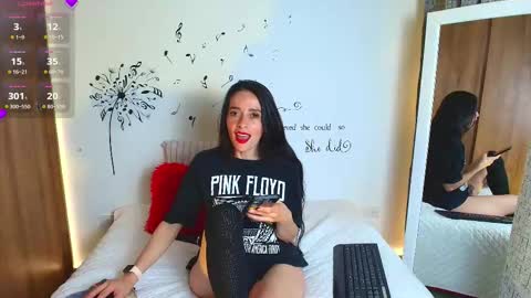 Snapshot of sofia_k_rock chatting on 11.26.25 Sofia Kuleth online show from 11.26.25