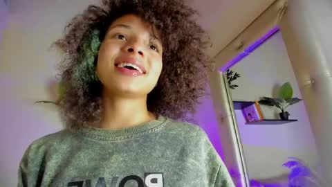 S O F I A  online show from 04.18.26