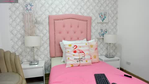 sofia_martinez9 online show from 04.01.26