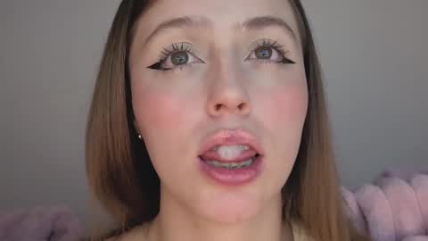     online show from 10.07.25