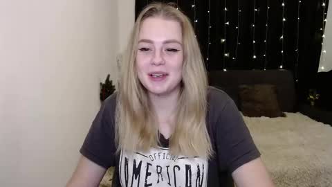 Snapshot of sofia_rosemary chatting on 12.23.24 sofia_rosemary online show from 12.23.24
