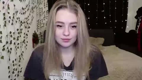 Snapshot of sofia_rosemary chatting on 01.28.25 sofia_rosemary online show from 01.28.25