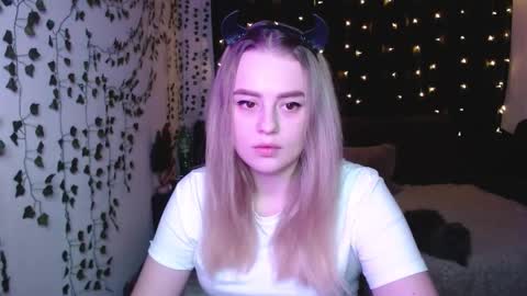 Snapshot of sofia_rosemary chatting on 02.03.25 sofia_rosemary online show from 02.03.25
