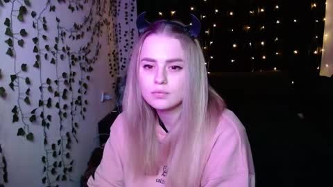 Snapshot of sofia_rosemary chatting on 02.19.25 sofia_rosemary online show from 02.19.25