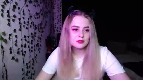 Snapshot of sofia_rosemary chatting on 03.08.25 sofia_rosemary online show from 03.08.25