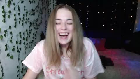 Snapshot of sofia_rosemary chatting on 09.09.25 sofia_rosemary online show from 09.09.25