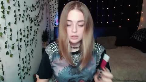 Snapshot of sofia_rosemary chatting on 09.17.25 sofia_rosemary online show from 09.17.25