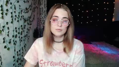 Snapshot of sofia_rosemary chatting on 09.18.25 sofia_rosemary online show from 09.18.25