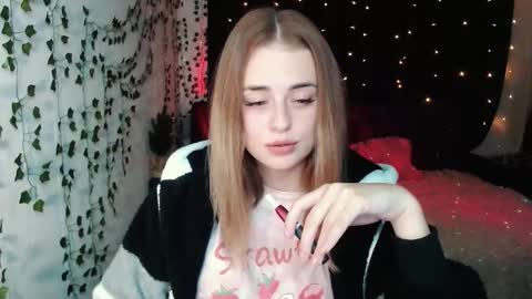 Snapshot of sofia_rosemary chatting on 10.01.25 sofia_rosemary online show from 10.01.25