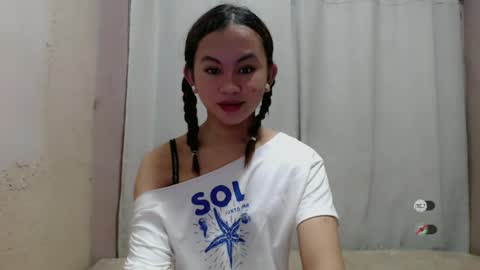 Snapshot of sofia_sweetheart18 chatting on 06.14.26 sofia_sweetheart18 online show from 06.14.26