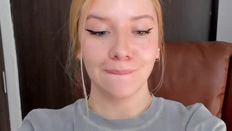Snapshot of sofia_woodss chatting on 12.03.24 Sofia online show from 12.03.24