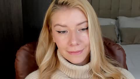 Snapshot of sofia_woodss chatting on 12.12.24 Sofia online show from 12.12.24