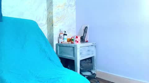 sofiaa_little online show from 11.14.25