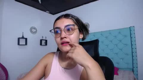 Snapshot of sofiaasexy19 chatting on 04.23.26 Sofia online show from 04.23.26