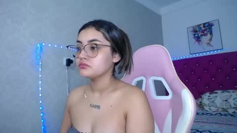Snapshot of sofiaasexy19 chatting on 05.08.26 Sofia online show from 05.08.26