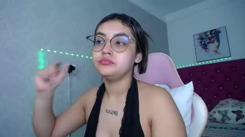 Snapshot of sofiaasexy19 chatting on 05.09.26 Sofia online show from 05.09.26