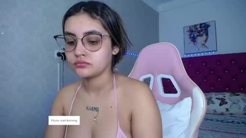Snapshot of sofiaasexy19 chatting on 05.15.26 Sofia online show from 05.15.26