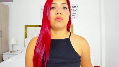 Snapshot of sofiabosch chatting on 01.16.25 Sara online show from 01.16.25