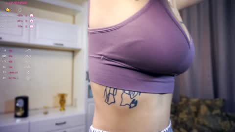 Snapshot of sofiabruno chatting on 12.23.24 Hi My name is Sofia Welcome to my room Please thumbs up - its important online show from 12.23.24