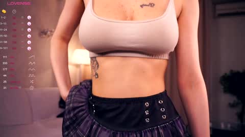 Snapshot of sofiabruno chatting on 01.27.25 Hi My name is Sofia Welcome to my room Please thumbs up - its important online show from 01.27.25