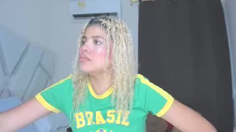 Snapshot of sofiacastillo01 chatting on 02.20.26 sofiacastillo01 online show from 02.20.26