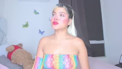 sofiacastillo01 online show from 04.18.26