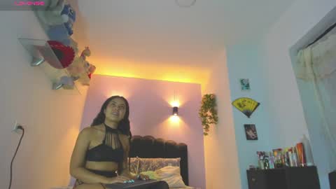 Snapshot of sofiaclaus_19 chatting on 06.24.26 Sofia online show from 06.24.26