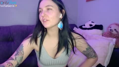 Snapshot of sofiafaerie chatting on 01.08.25 sofiafaerie online show from 01.08.25
